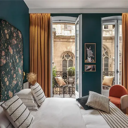Dandy Hotel